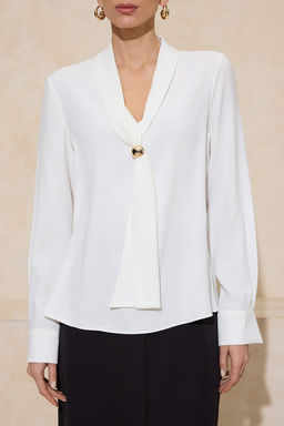 Beyaz Aksesuar ve Fular Detayl? Dokuma Bluz TWOSS26BZ00207