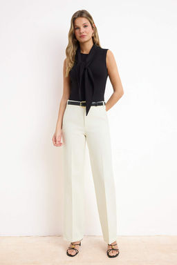 Siyah Fitted/Vucuda Oturan Kolsuz Baglama Detayl? Crop/K?sa Pamuklu Esnek Orme Bluz TWOSS26BZ00110 - Trendyolmilla фото 2