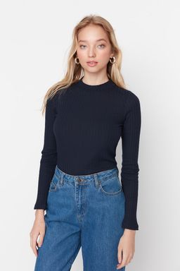 Trendyolmilla Siyah Dik Yaka Fitilli Esnek Fitted/Vucuda Oturan Orme Bluz TWOAW20BZ0200 фото 8