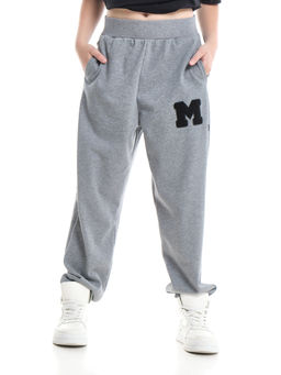 Брюки спортивные с эмблемой 22-7611 светло-серый меланж - Mini maxi фото 21