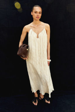 Vestido efecto arrugado con tirantes espagueti - H&m фото 7