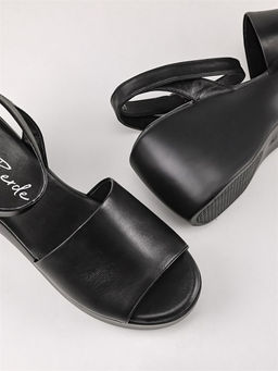 Босоножки 714-00-M5-001