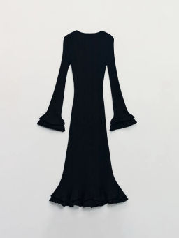 Трикотажное платье приталенного силуэта / Zarina фото 2