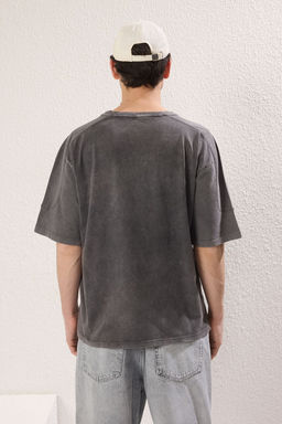 TRENDYOL MAN Vizon Oversize/Genis Kesim Eskitme/Soluk Efekt Kumas Mix Detayl? T-Shirt TMNSS25TS00014 - Trendyolmilla фото 4