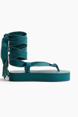 Chancletas de plataforma con lazada