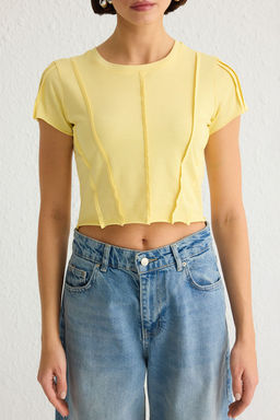 TRENDYOLMILLA Antrasit Nervurlu Fitted/Vucuda Oturan Crop Orme T-Shirt TWOSS25TS00000 фото 3