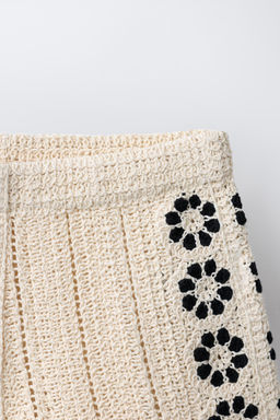BERMUDA PUNTO FLORES CROCHET / Crudo - Zara фото 3