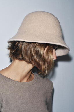 CONTRAST WOOL BEANIE