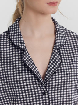 КОМПЛЕКТ ЖЕНСКИЙ (ЖАКЕТ, ШОРТЫ) черная клетка на белом 592478