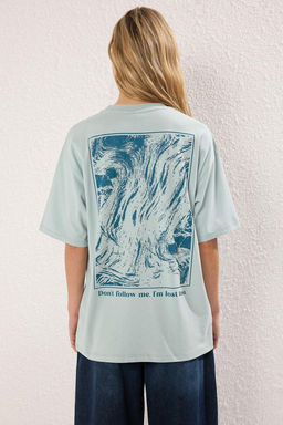 TRENDYOLMILLA Beyaz %100 Pamuk S?rt ve On Bask?l? Oversize/Rahat Kesim Orme T-Shirt TWOSS24TS00234 фото 4