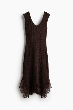 Vestido en punto texturizado con ribete de encaje