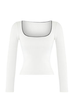 Teen Ekru Renk Bloklu Kroseta Detayl? Slim/Vucuda Oturan Orme Bluz TWOAW26BZ00085