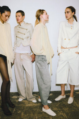 ZW COLLECTION FADED HIGH-WAIST JEANS