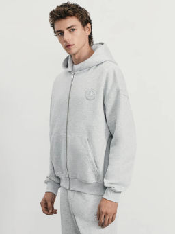 Худи на молнии с нашивкой / Zarina