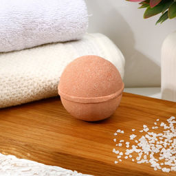 Цена за 2 шт. Бомбочка для ванны, 130 г, аромат имбирного печенья, Кладовая красоты