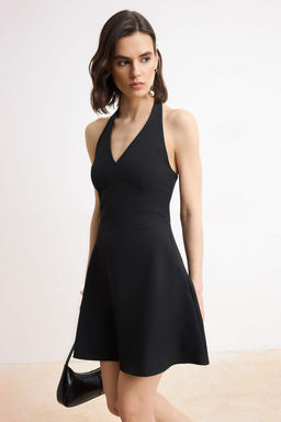 Siyah Etegi Volanl? V Yaka K?sa / Mini Esnek Dokuma Elbise TWOSS26EL00379