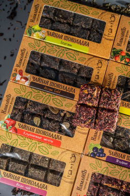 Камлёвъ Чайная шоколадка Иван-чай с мятой, брусникой и сосновой почкой, 50 г - Камлевъ фото 4