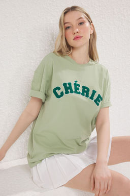 TRENDYOLMILLA Mint %100 Pamuk Oversize/Genis Kesim Slogan Nak?sl? Orme T-Shirt TWOSS25TS00161  фото 3