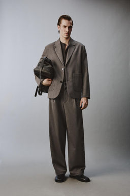 PANTAL?N WIDE FIT TRAJE ESTRUCTURA RELAXED FIT / Marr?n / Topo