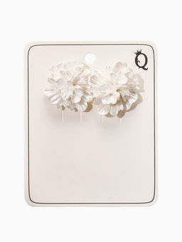 Цена за 2 шт. Серьги «Цветок бархатец», цвет белый перламутр