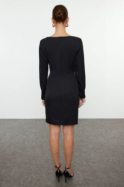 Siyah Vucudu Saran Orgu Detayl? Kare Yaka Mini Dokuma Elbise TWOAW25EL00331 - Trendyolmilla фото 5