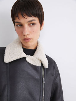 Pel?? Yakal? Kad?n S?et Mont