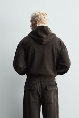 CROPPED FIT HOODIE