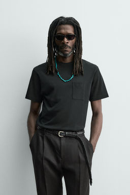 CAMISETA BOLSILLO AARON LEVINE X ZARA / Negro
