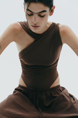 DRAPED ASYMMETRIC TULLE BODYSUIT - Zara фото 4