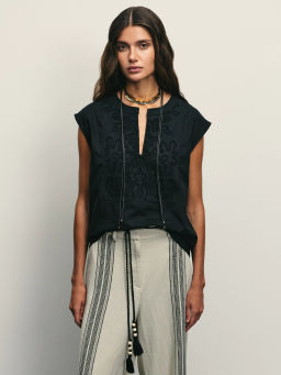 Блузка из смесового льна с вышивкой / Zarina