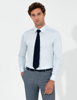 Голубая базовая рубашка зауженного кроя с длинным рукавом - Cacharel фото 2