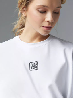 Футболка оверсайз с разрезом белая