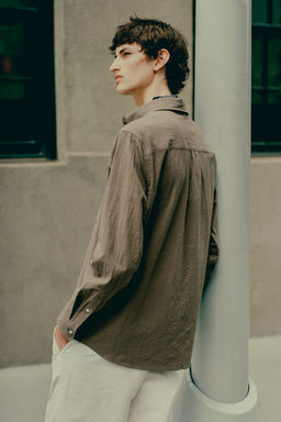 Camisa en tejido texturizado Regular Fit - H&m фото 5