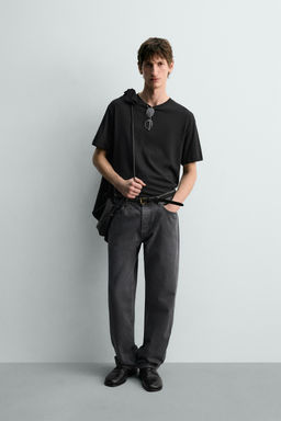 CAMISETA RELAXED FIT ALGOD?N - LINO / Negro