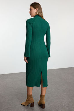 Zumrut Yesili Duz Y?rtmacl? Midi Fitted/Vucuda Oturan Fitilli Esnek Orme Elbise TWOAW25EL00568