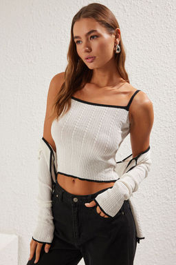 TRENDYOLMILLA Ekru Kurdeleli Triko H?rka-Bluz Tak?m TWOSS25HI00000  фото 4