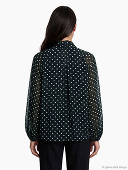 Fular Yaka Puantiyeli Bluz