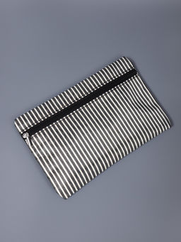 Набор кистей для макияжа SMOKY, 8 шт., чехол на молнии, белый, чёрный