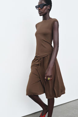 ASYMMETRIC SLEEVELESS T-SHIRT - Zara фото 9