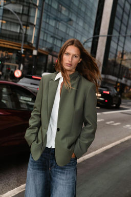 BLAZER RECTA HOMBRERAS / Khaki