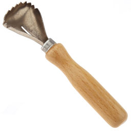 Рыбочистка металлическая 16см, д4,5см, с деревянной лакированной ручкой(Россия)