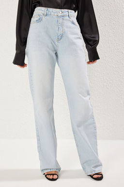 TRENDYOLMILLA Mavi Soluk Efekt Vintage Dusuk Bel Wide Leg Jeans TWOSS24JE00032