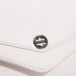 Сумка женская мессенджер на магните, 24×10×15 см, белая