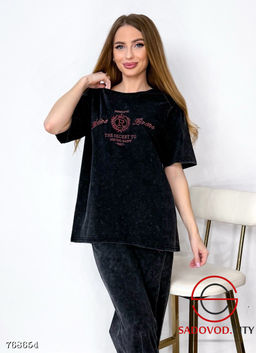 Женский спортивный костюм