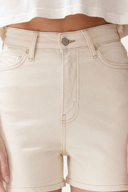 Ekru Yuksek Bel City Boy Denim Sort TWOSS20SR0210