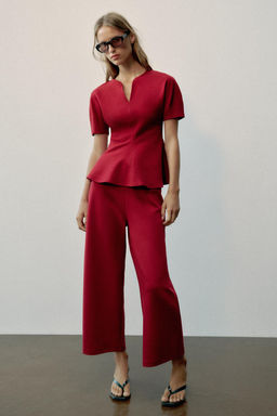 TOP PEPLUM MANGA ABULLONADA / Burgundy