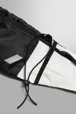 RI?ONERA DEPORTIVA T?CNICA / Multicolor