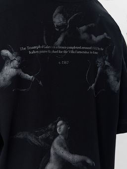 Футболка женская оверсайз черная с принтом