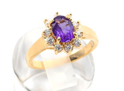 Кольцо позолота с аметистом и стразами "Овал", размер 18