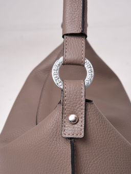 Сумка кожаная на плечо 30900 тауп